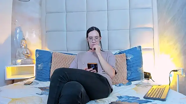 Hecatee 77 online show from 10.17.25