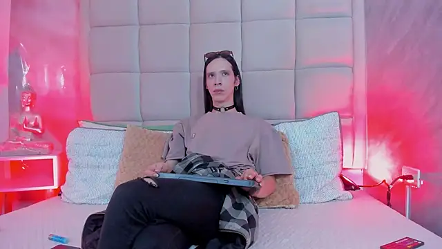 Hecatee 77 online show from 11.19.25