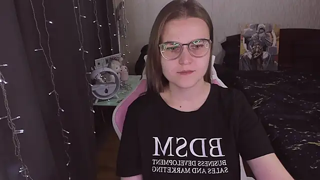 MissBrightShine online show from 10.17.25