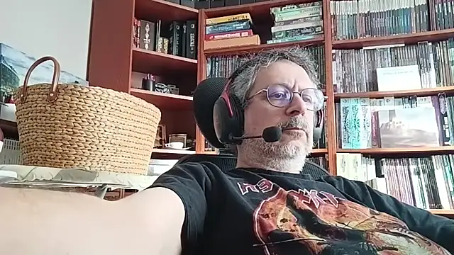 Mandra is a whore online show from 10.24.25