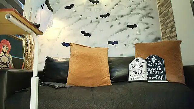 Sophie LittleS online show from 10.23.25