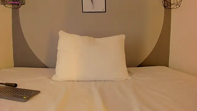 Snapshot of sarita_duque chatting on 03.27.26 sarita duque online show from 03.27.26