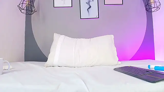 Snapshot of sarita_duque chatting on 04.16.26 sarita duque online show from 04.16.26