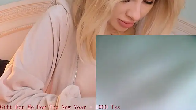 Snapshot of jannemary chatting on 12.29.24 jannemary online show from 12.29.24