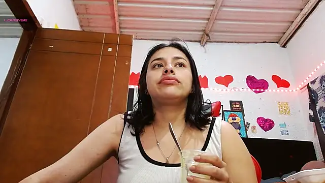 Saray extrovert  online show from 04.16.26