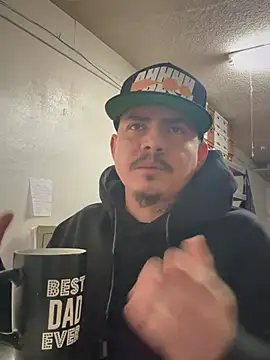 Snapshot of PeterGrandee chatting on 01.22.25 PeterGrandee online show from 01.22.25