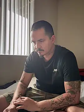 Snapshot of PeterGrandee chatting on 02.27.25 PeterGrandee online show from 02.27.25