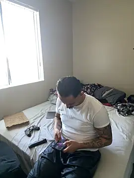 Snapshot of PeterGrandee chatting on 09.08.25 PeterGrandee online show from 09.08.25