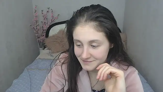 Holliy Cooper online show from 02.12.25