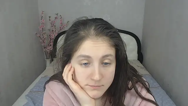 Holliy Cooper online show from 02.13.25