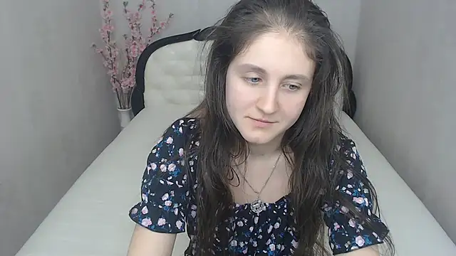 Holliy Cooper online show from 02.14.25