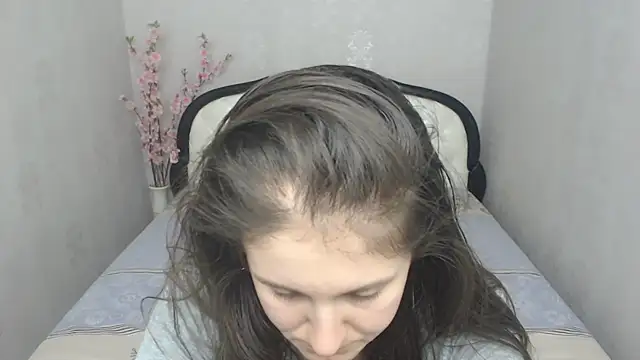 Holliy Cooper online show from 03.07.25