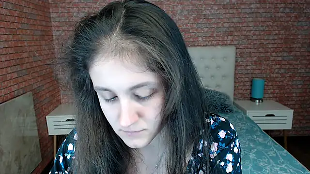 Holliy Cooper online show from 03.17.25