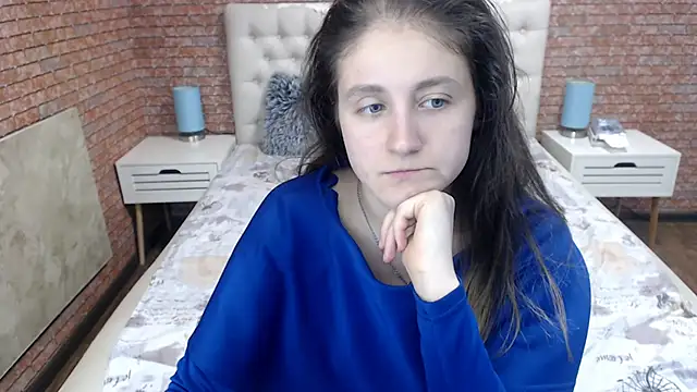 Holliy Cooper online show from 09.16.25