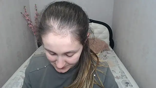 Holliy Cooper online show from 04.23.26