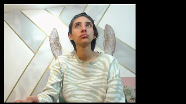 RoxanaCyrano  online show from 10.28.25