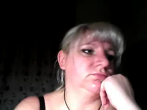 Snapshot of MeilomaWesa chatting on 02.14.25 MeilomaWesa online show from 02.14.25