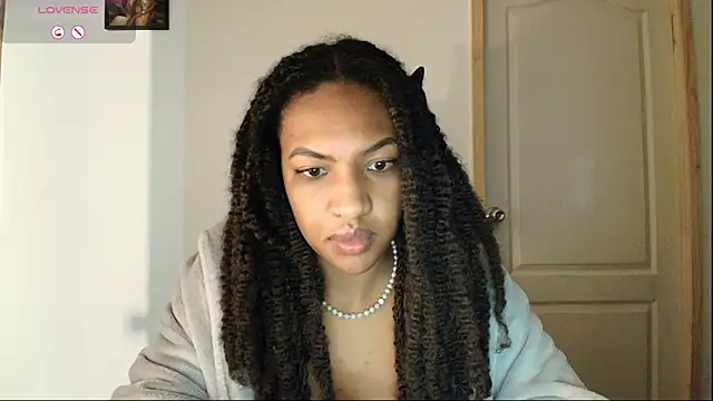 Snapshot of im_alivys_ chatting on 06.18.26 im alivys online show from 06.18.26