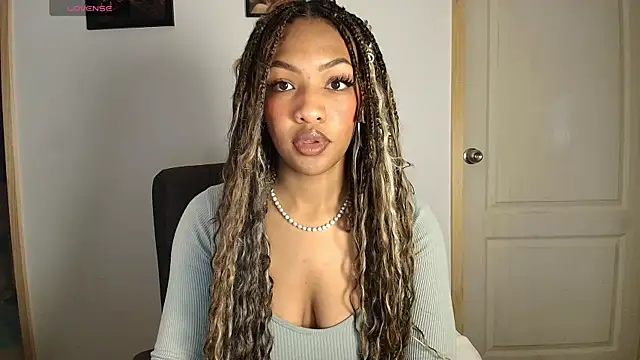 Snapshot of im_alivys_ chatting on 07.17.26 im alivys online show from 07.17.26