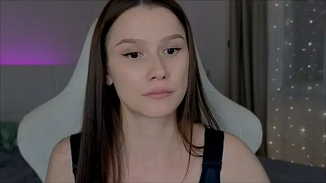 Snapshot of Madi_soon chatting on 10.07.25 Madi soon online show from 10.07.25