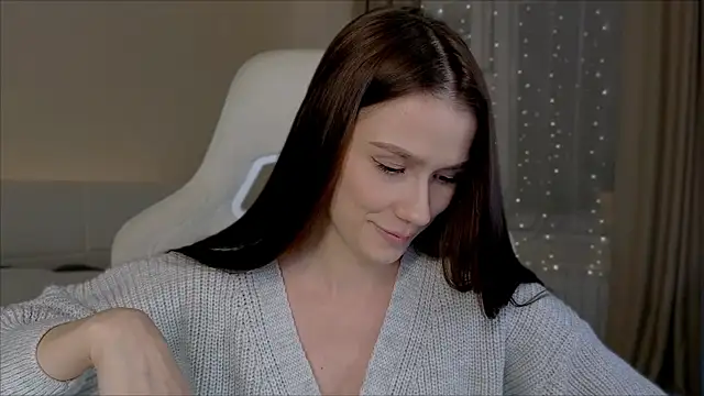 Snapshot of Madi_soon chatting on 10.28.25 Madi soon online show from 10.28.25