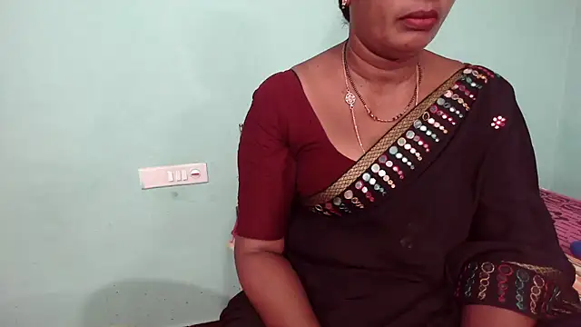 Snapshot of shrutitelugu69 chatting on 05.03.26 shrutitelugu69 online show from 05.03.26