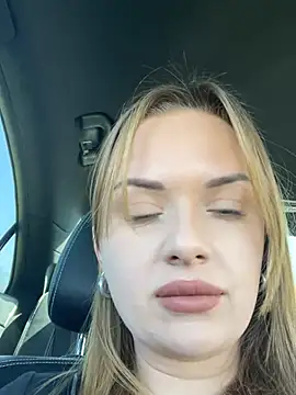 Snapshot of ElenaRebelle chatting on 02.26.26 ElenaRebelle online show from 02.26.26