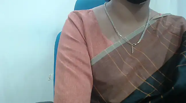 Snapshot of Lovely_Siri_23 chatting on 01.15.25 Lovely Siri 23 online show from 01.15.25