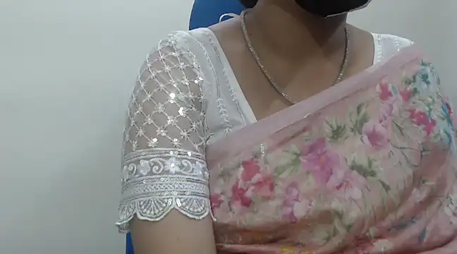 Snapshot of Lovely_Siri_23 chatting on 01.24.25 Lovely Siri 23 online show from 01.24.25