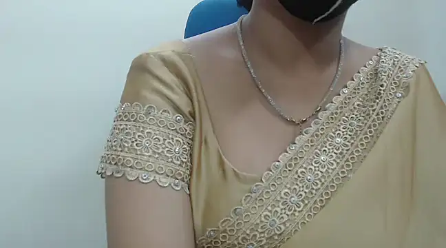 Snapshot of Lovely_Siri_23 chatting on 01.25.25 Lovely Siri 23 online show from 01.25.25