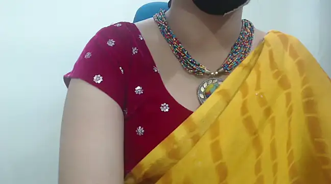 Snapshot of Lovely_Siri_23 chatting on 02.12.25 Lovely Siri 23 online show from 02.12.25