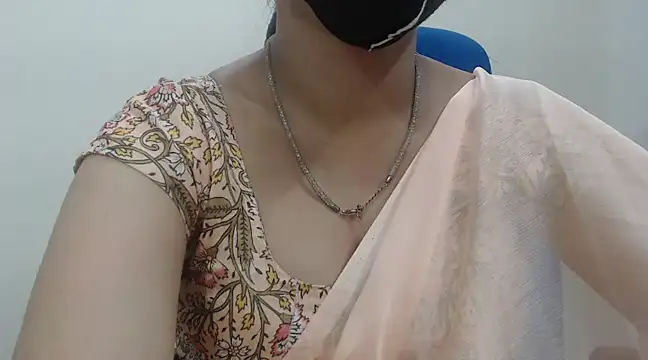 Snapshot of Lovely_Siri_23 chatting on 03.17.25 Lovely Siri 23 online show from 03.17.25