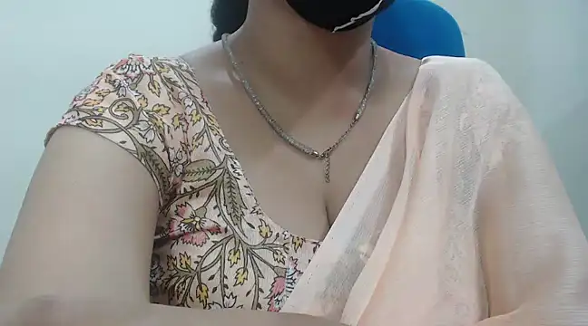 Snapshot of Lovely_Siri_23 chatting on 03.18.25 Lovely Siri 23 online show from 03.18.25