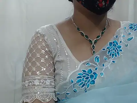 Lovely Siri 23 online show from 12.04.25