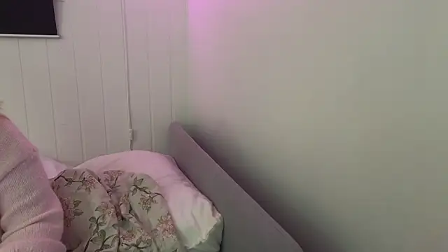 Snapshot of lilleambi chatting on 01.03.25 lilleambi online show from 01.03.25