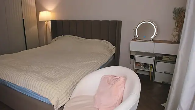 Snapshot of Anni__cute chatting on 02.16.26 Anni cute online show from 02.16.26