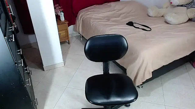 Tiffani Williams online show from 01.29.25