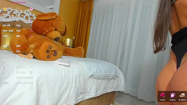 GoldenCaroline online show from 10.22.25