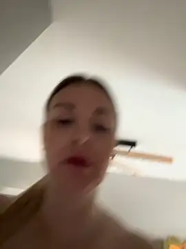 Snapshot of Bella-Tight chatting on 03.17.26 Bella-Tight online show from 03.17.26