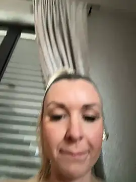 Snapshot of Bella-Tight chatting on 03.26.26 Bella-Tight online show from 03.26.26