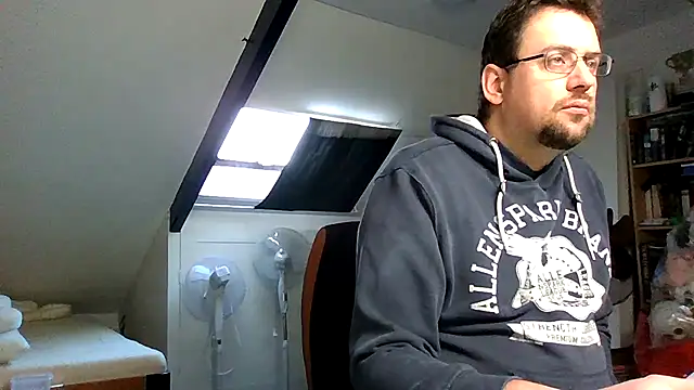 rdewaard81 online show from 11.21.25