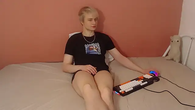 Oliver sweet  online show from 04.14.26