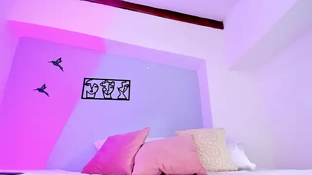 Laura Torres18 online show from 02.13.25