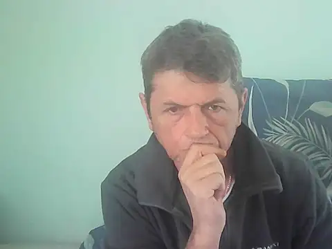 Snapshot of czarek888 chatting on 04.12.26 czarek888 online show from 04.12.26