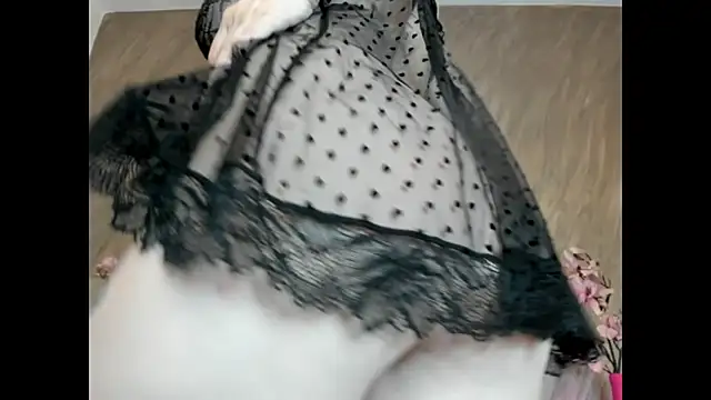 Rayanablackandwhite online show from 04.20.26