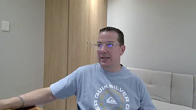 BrettJ81 online show from 12.10.24