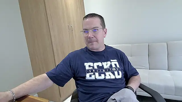 BrettJ81 online show from 01.18.25