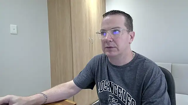 BrettJ81 online show from 03.02.25