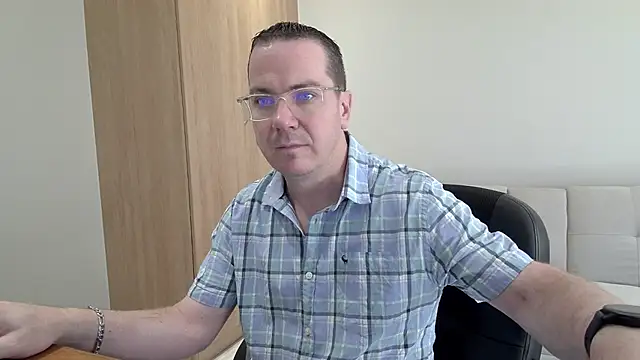 BrettJ81 online show from 09.20.25