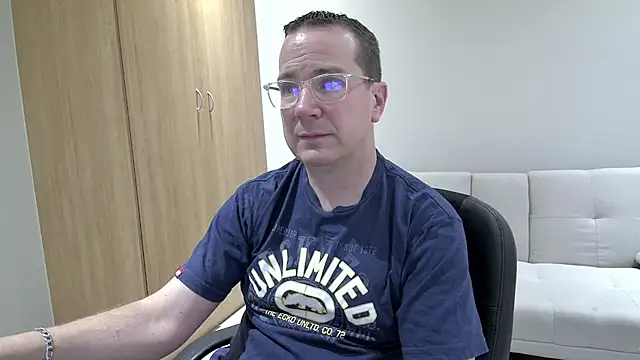 BrettJ81 online show from 09.23.25